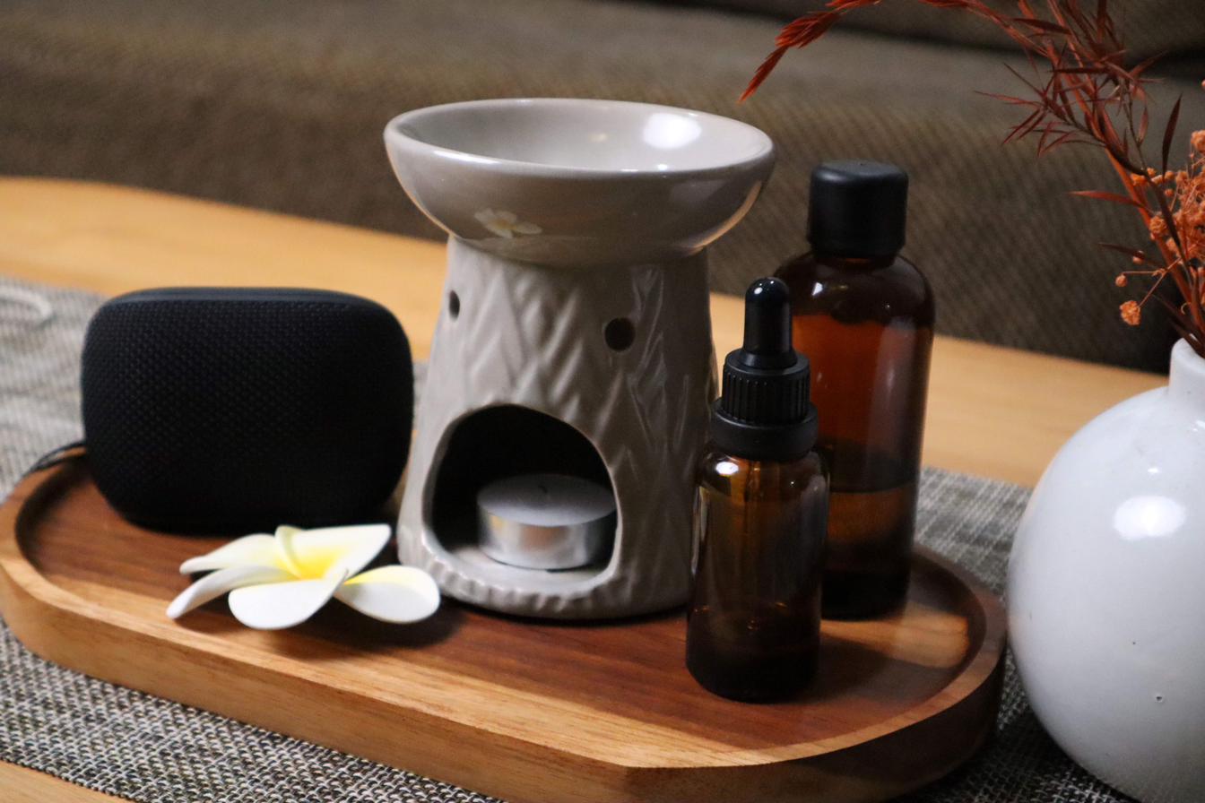 Essential oil dan diffuser yang digunakan selama sesi